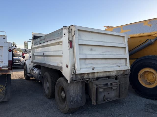 Image of Peterbilt 365 equipment image 3