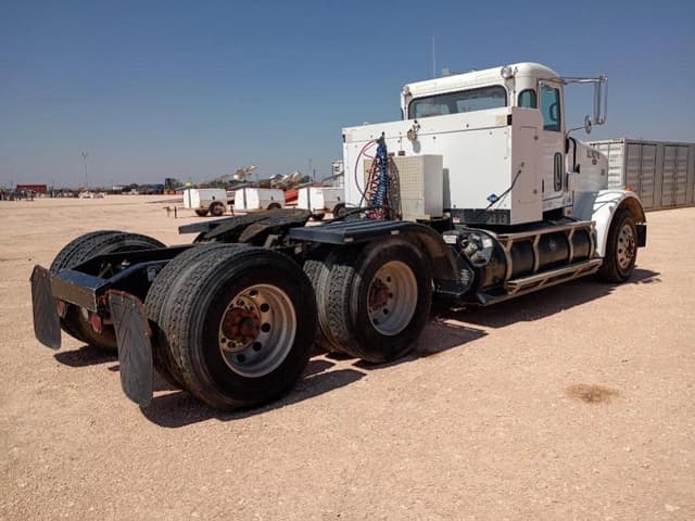 Image of Peterbilt 365 equipment image 3