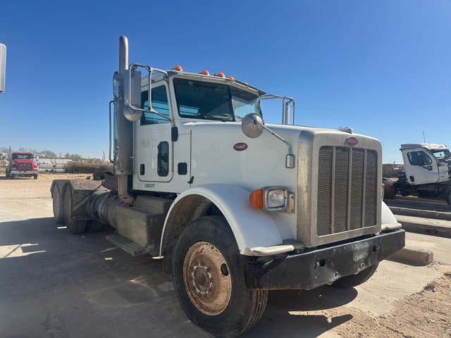 Image of Peterbilt 367 equipment image 2