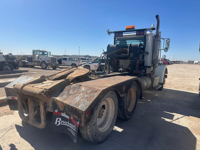 Image of Peterbilt 367 equipment image 3
