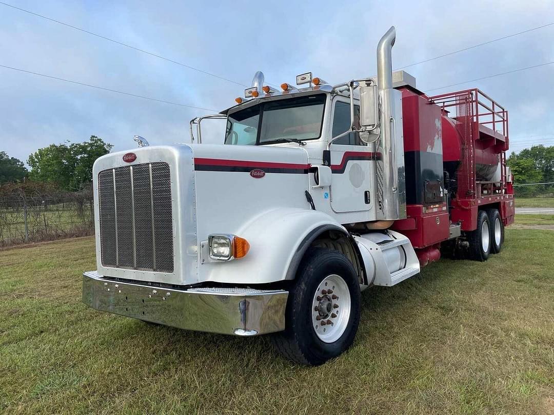 Image of Peterbilt 367 Primary image