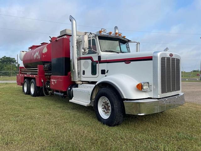 Image of Peterbilt 367 equipment image 2