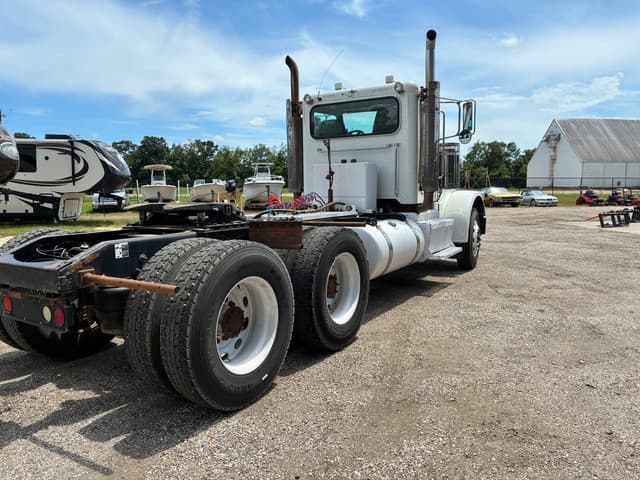 Image of Peterbilt 379 equipment image 2