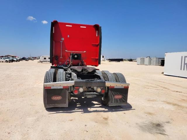 Image of Peterbilt 386 equipment image 3