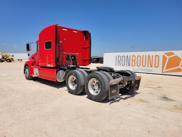Image of Peterbilt 386 equipment image 2
