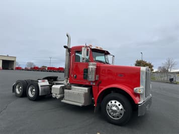 Main image Peterbilt 388