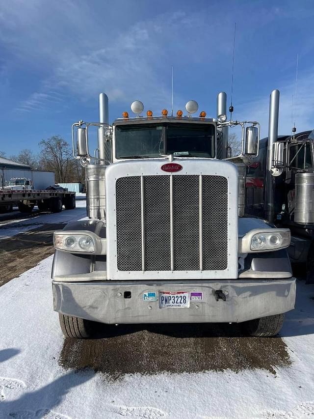 Image of Peterbilt 388 equipment image 1