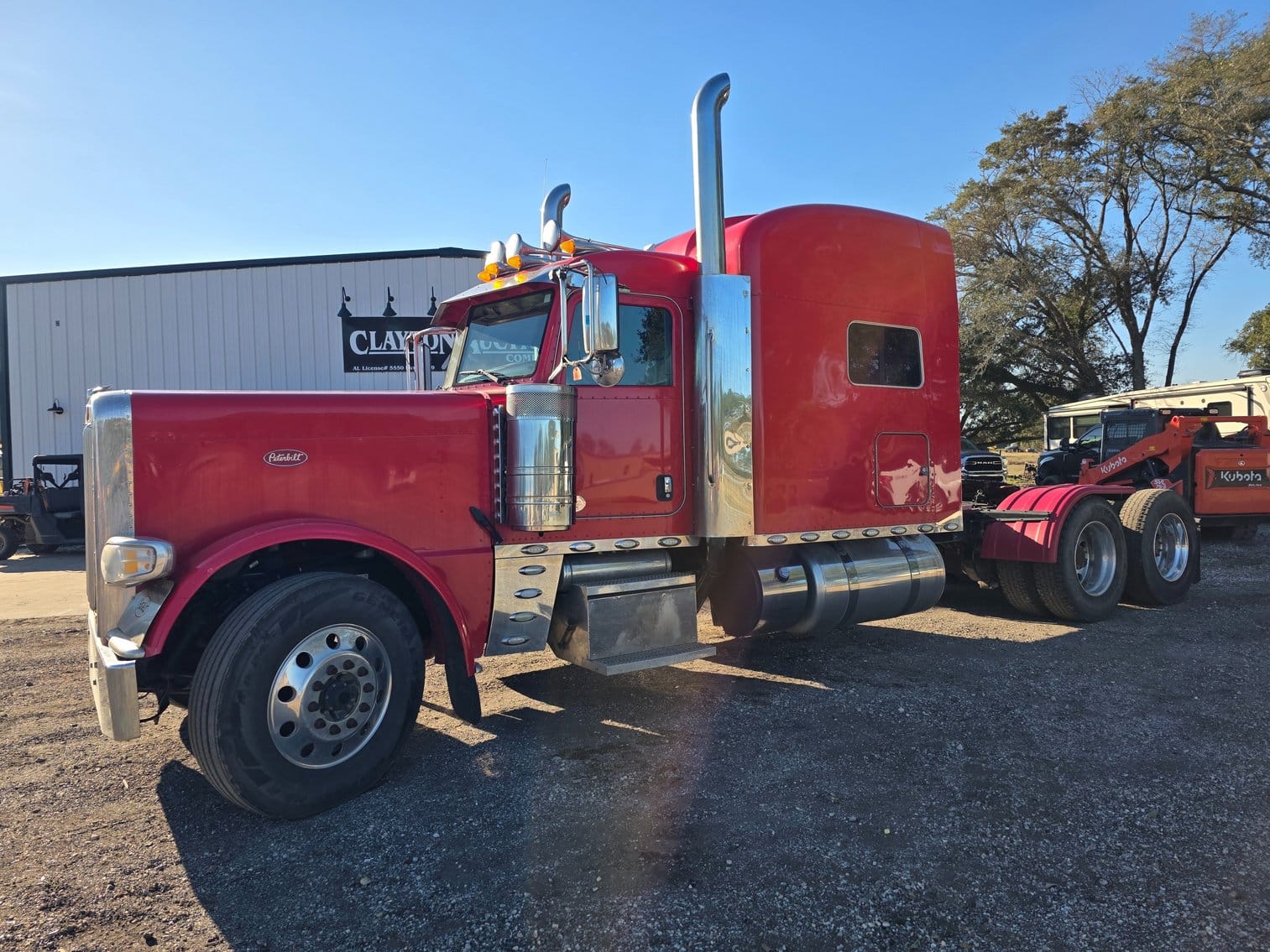 2015 Peterbilt 389 Equipment Image0
