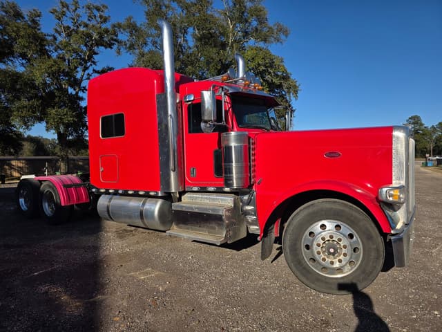 Image of Peterbilt 389 equipment image 2