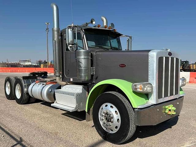 Image of Peterbilt 389 equipment image 1