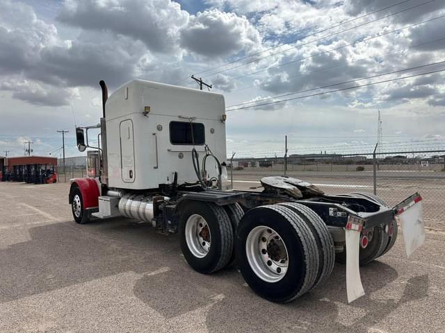 Image of Peterbilt 389 equipment image 1