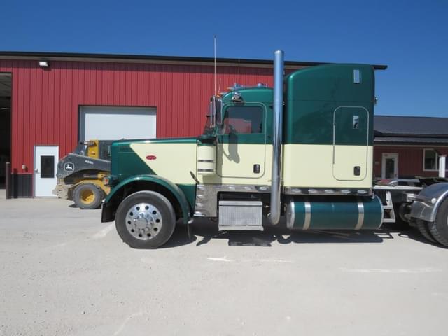 Image of Peterbilt 389 equipment image 2