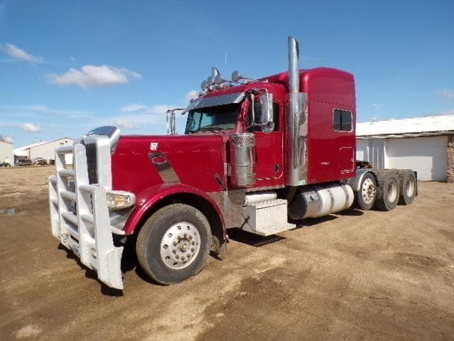 Image of Peterbilt 389 equipment image 2