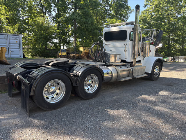 Image of Peterbilt 389 equipment image 2