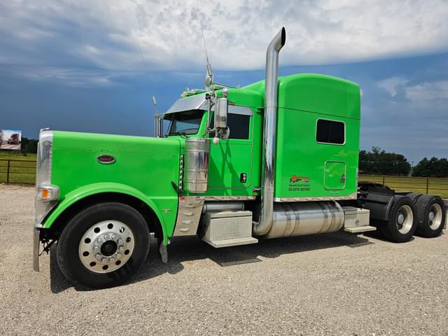 Image of Peterbilt 389 equipment image 4