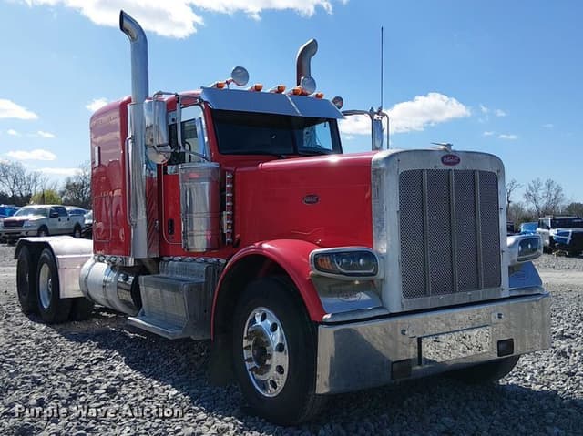 Image of Peterbilt 389 equipment image 2