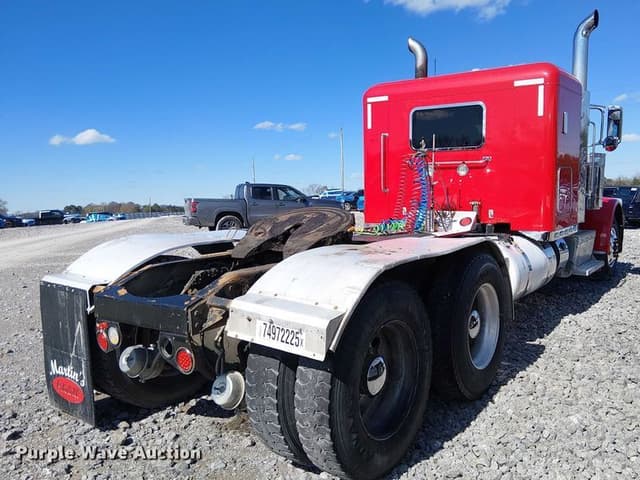 Image of Peterbilt 389 equipment image 4