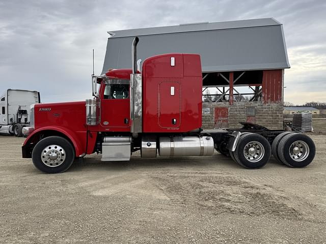 Image of Peterbilt 389 equipment image 1