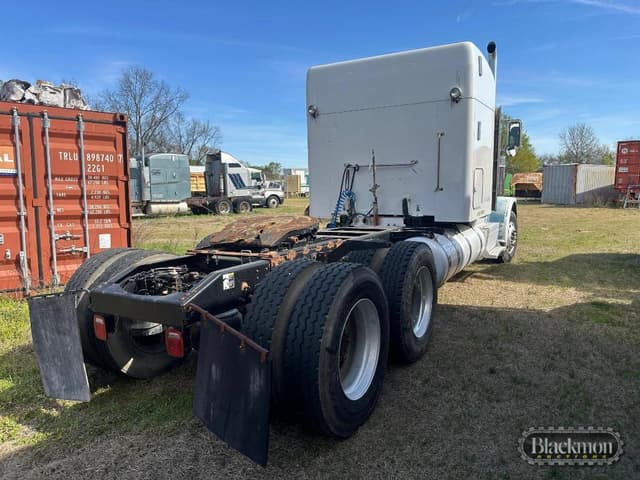Image of Peterbilt 389 equipment image 4
