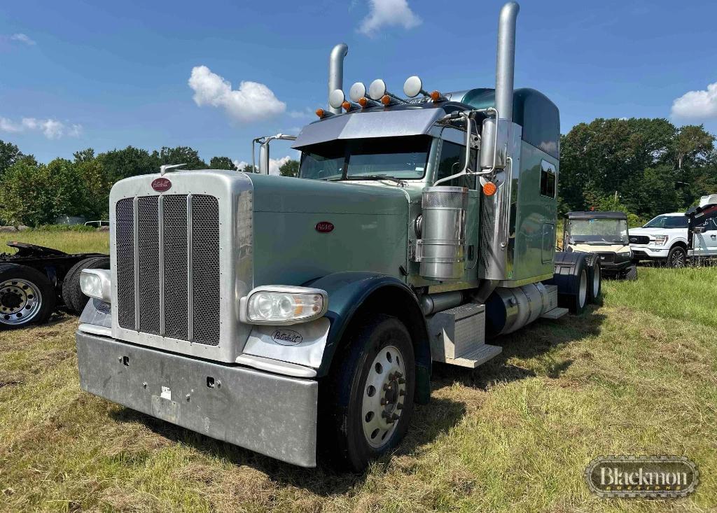 Image of Peterbilt 389 Primary image