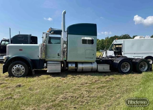 Image of Peterbilt 389 equipment image 1