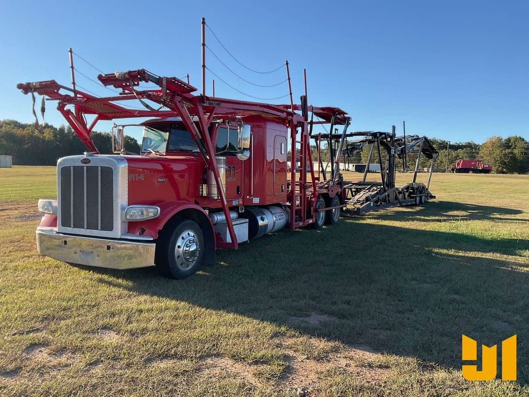 Image of Peterbilt 389 Primary image