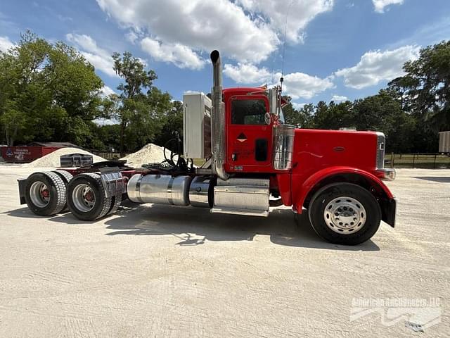 Image of Peterbilt 389 equipment image 3