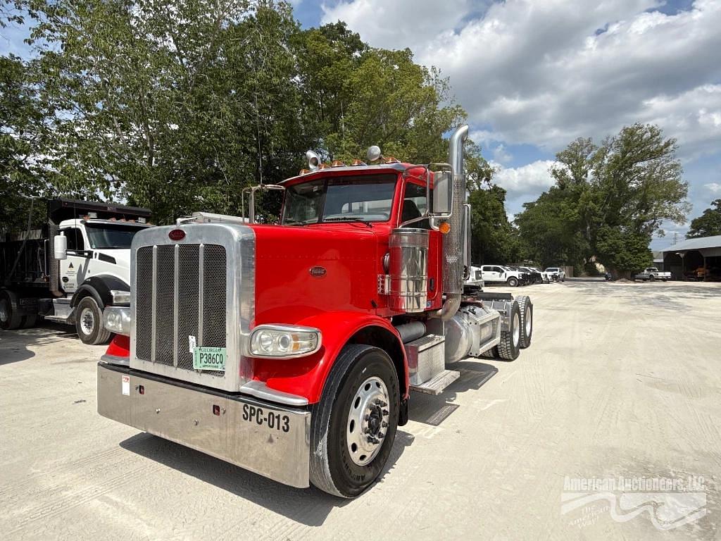 Image of Peterbilt 389 Primary image