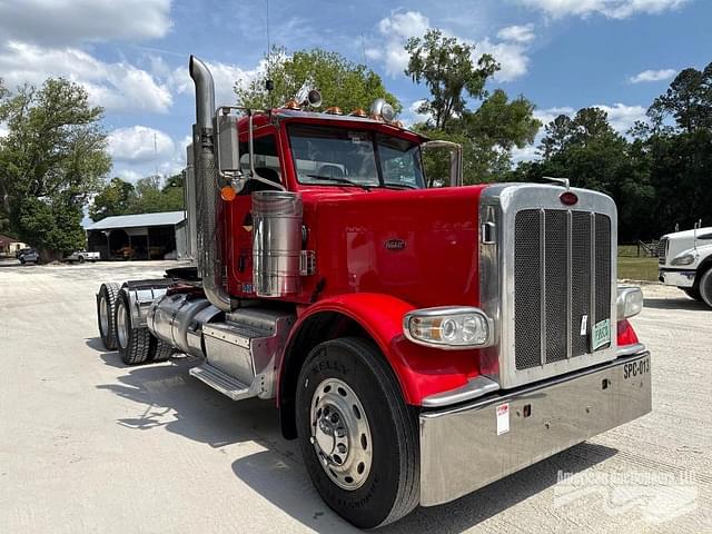 Image of Peterbilt 389 equipment image 2