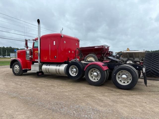 Image of Peterbilt 389 equipment image 2