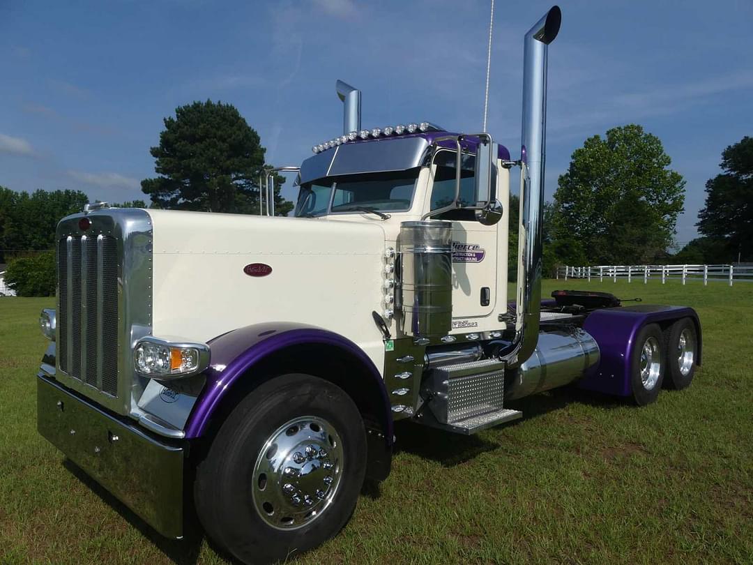 Image of Peterbilt 389 Primary image