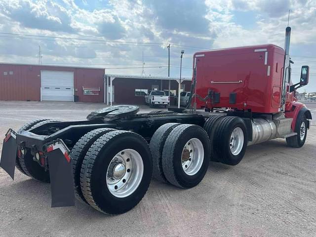Image of Peterbilt 567 equipment image 3