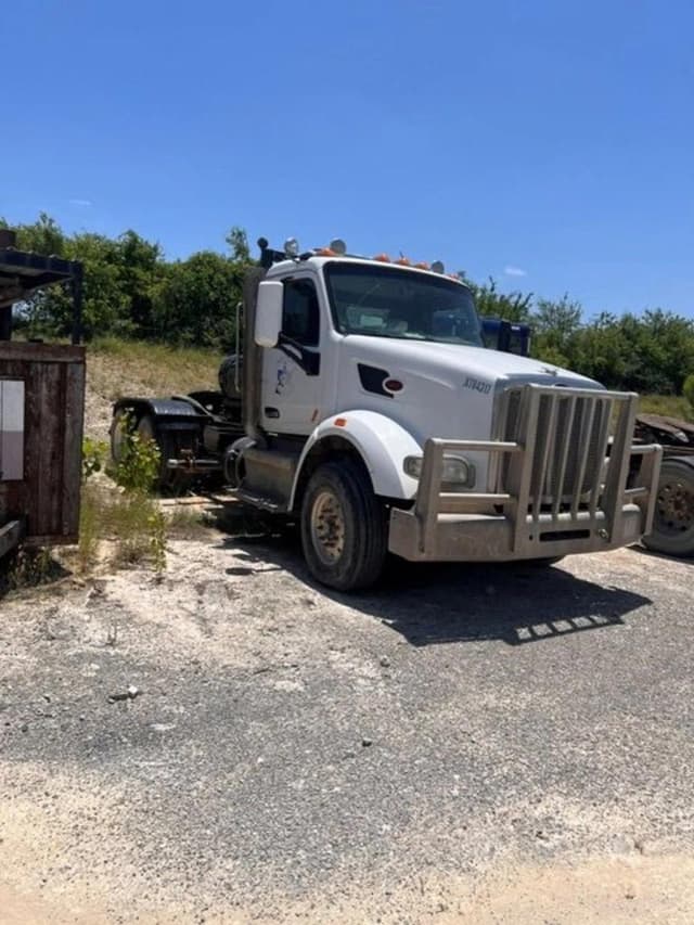 Image of Peterbilt 567 equipment image 1