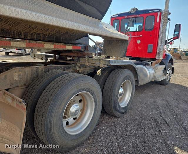 Image of Peterbilt 567 equipment image 4