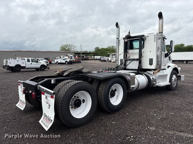 Image of Peterbilt 567 equipment image 4