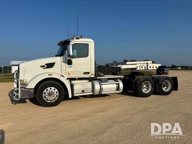 Image of Peterbilt 567 equipment image 2
