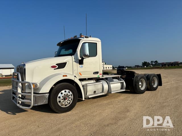 Image of Peterbilt 567 equipment image 1