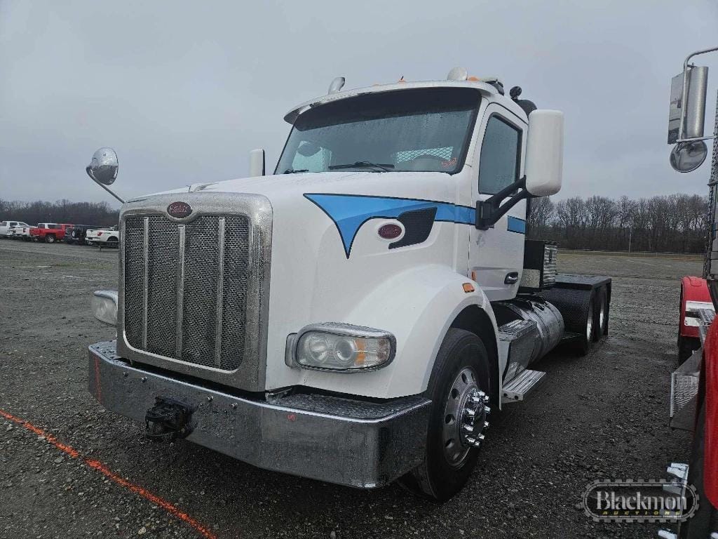 2015 Peterbilt 567 Equipment Image0