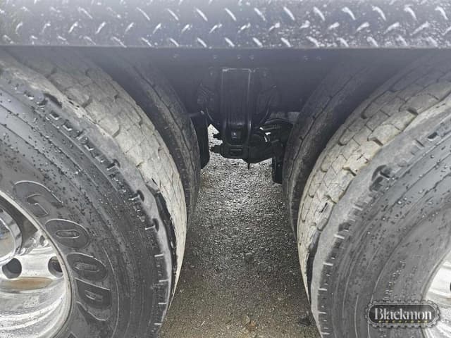 Image of Peterbilt 567 equipment image 3