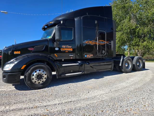 Image of Peterbilt 579 equipment image 4