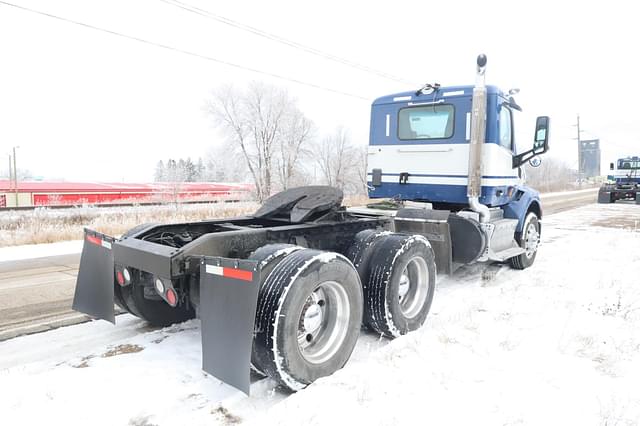 Image of Peterbilt 579 equipment image 2