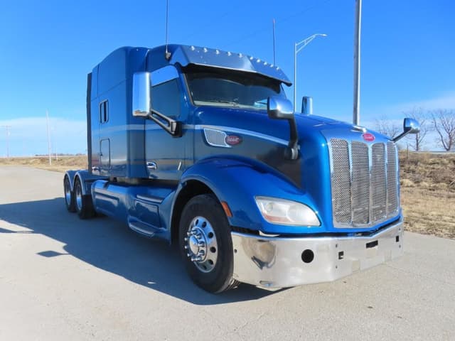 Image of Peterbilt 579 equipment image 3