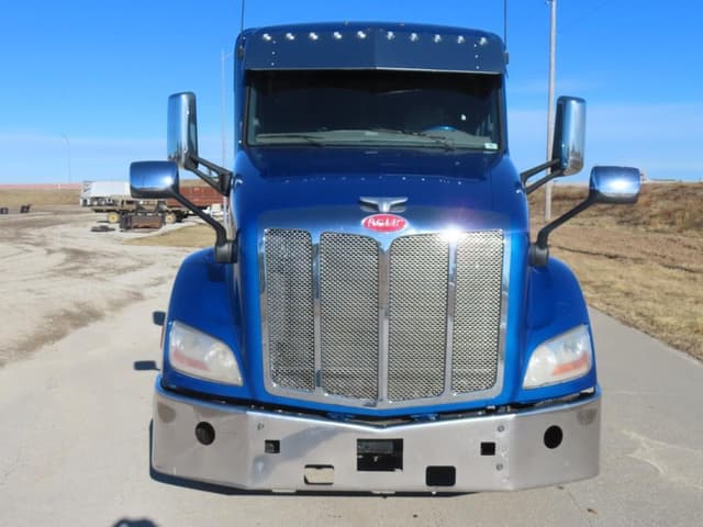 Image of Peterbilt 579 equipment image 2