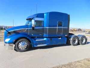 2015 Peterbilt 579 Image