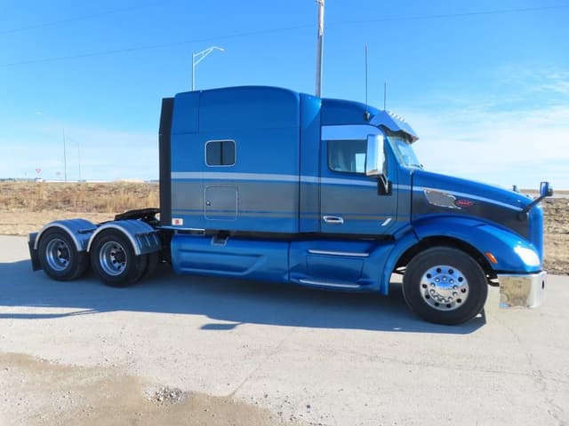 Image of Peterbilt 579 equipment image 4