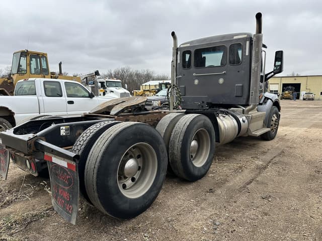 Image of Peterbilt 579 equipment image 4