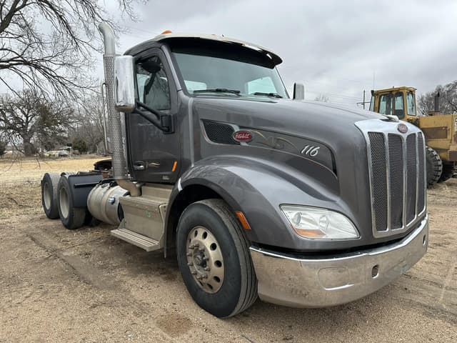 Image of Peterbilt 579 equipment image 3