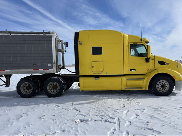 Image of Peterbilt 579 equipment image 4