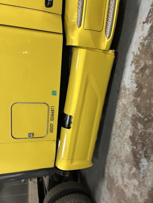 Image of Peterbilt 579 equipment image 2