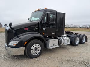 2015 Peterbilt 579 Image